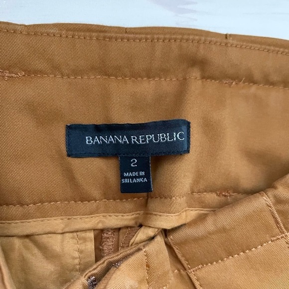 Banana Republic High-Rise Tapered Pleated Cropped Pant in Nutmeg Spice/Rust, 2 - Picture 4 of 10